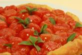 Pomidory zapieczone pod ciastem francuskim